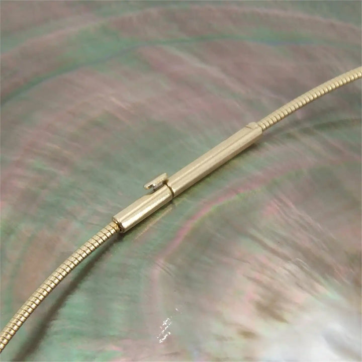 Zuchtperlenschmuck, Omegakette mit Perle