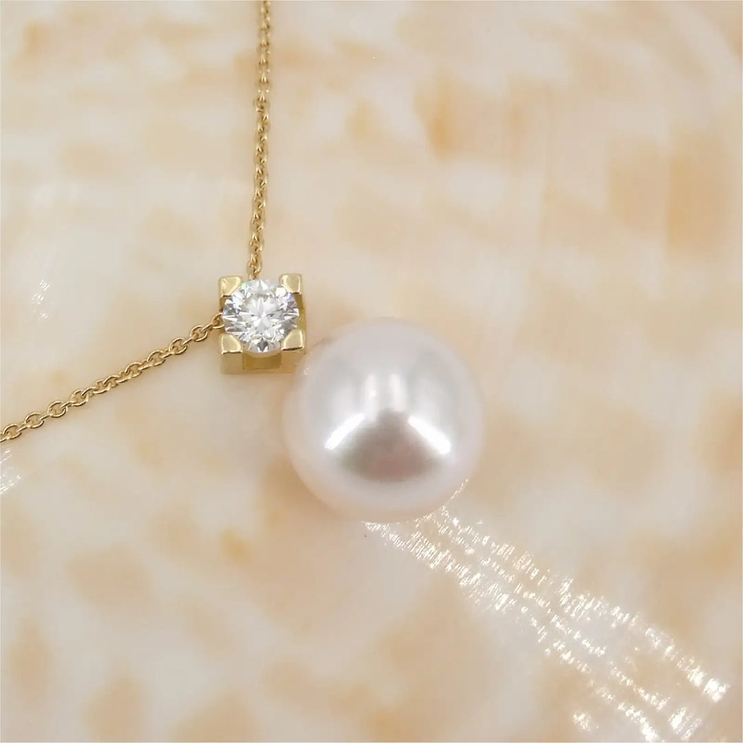 Collier mit Diamant und Akoya Perle