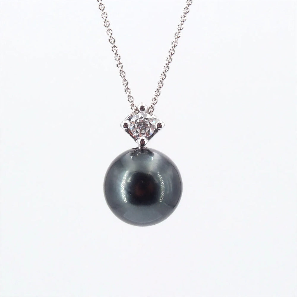 moderner Perlenschmuck als Diamantcollier mit Tahitiperle