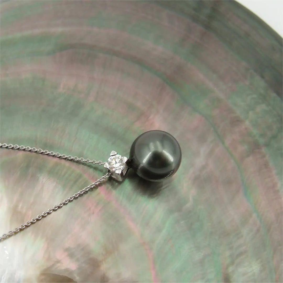 moderner Perlenschmuck als Diamantcollier mit Tahitiperle