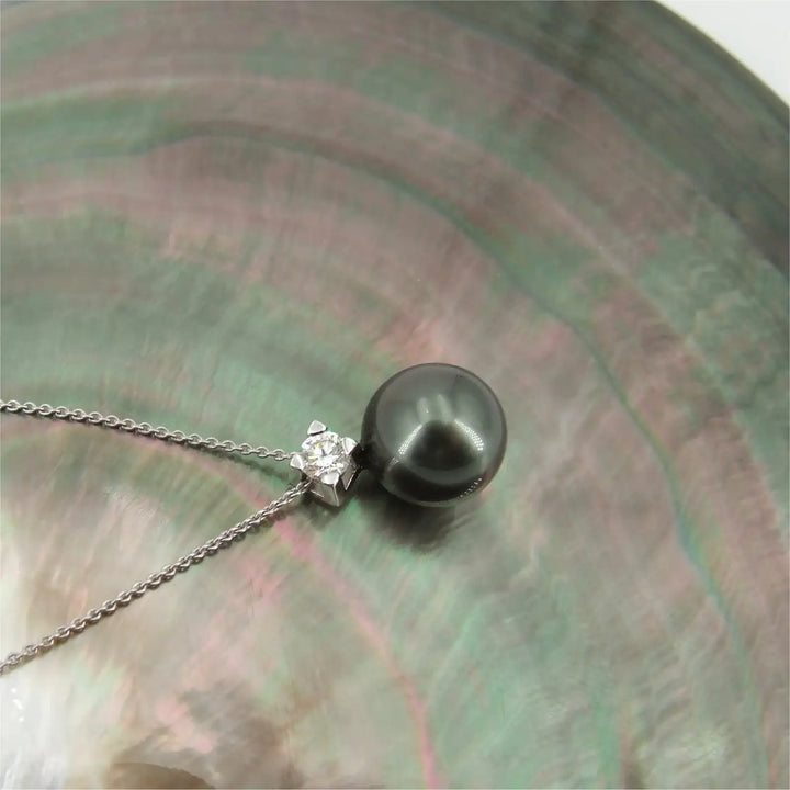 moderner Perlenschmuck als Diamantcollier mit Tahitiperle