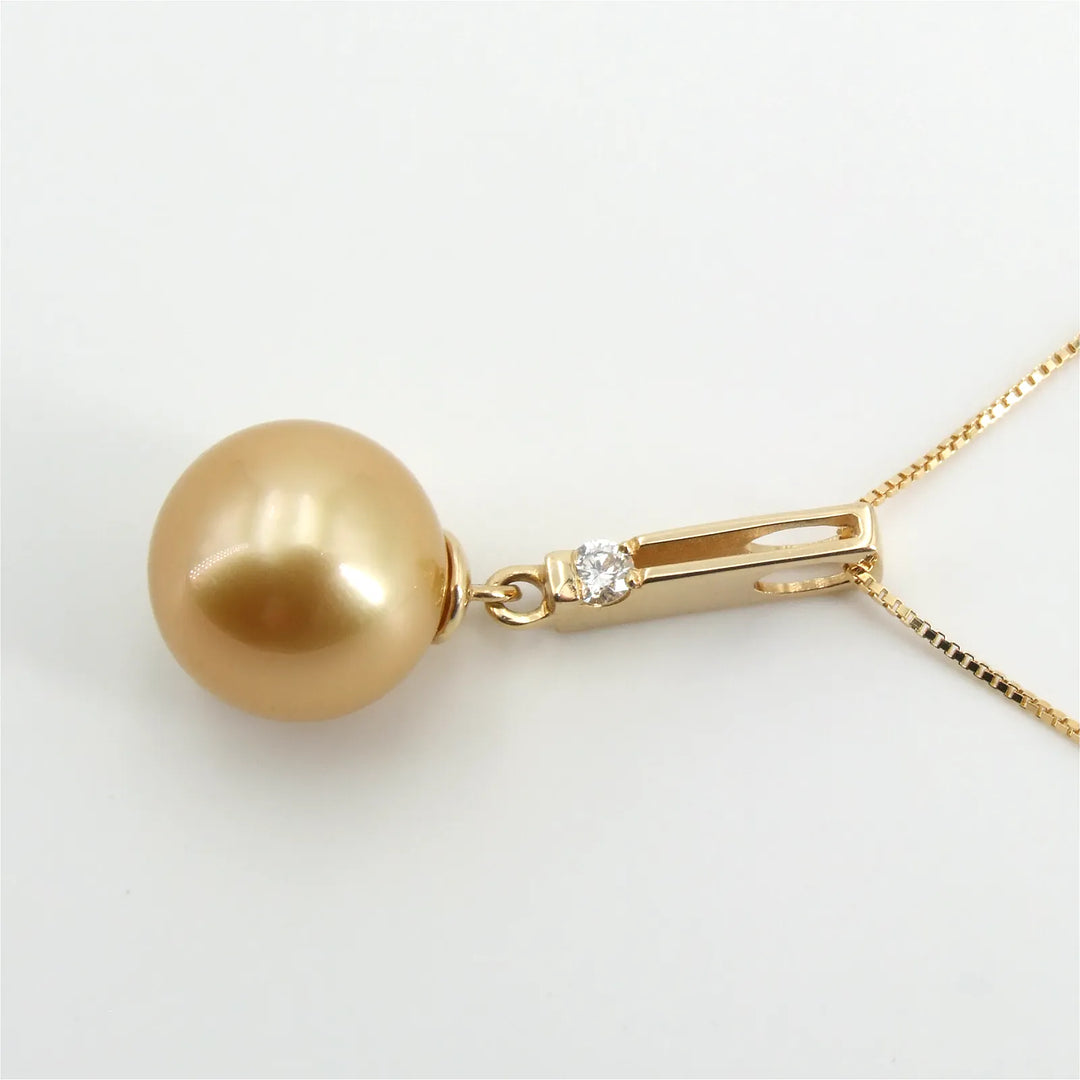 Perlenanhänger mit Diamant