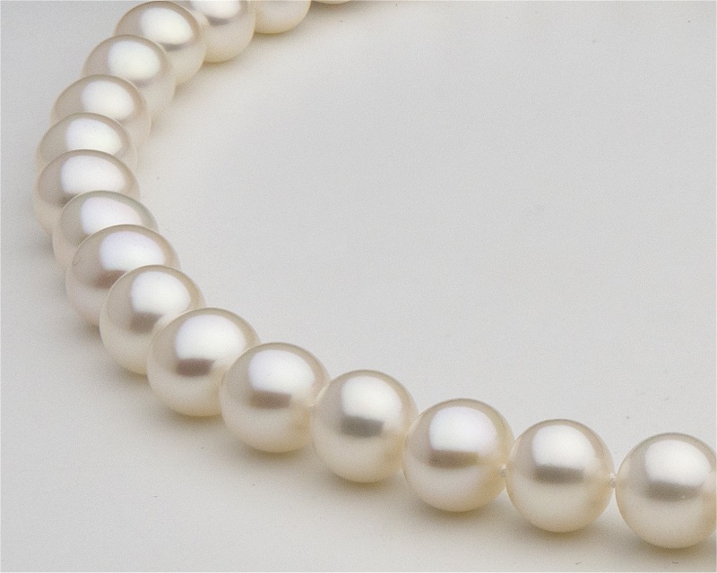 Perlen Kette in 45 cm | Rund 9,5 - 10,0 mm AAA | Verschluss Gold 750er