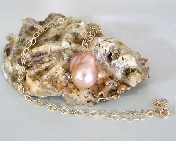 Große Perle mit Muschel vom Edelkontor