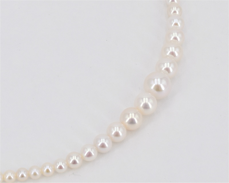 Echte Perlenkette im Verlauf, Perlen Gr��e 3.5 - 8.0 mm