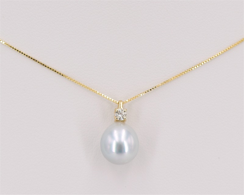 Gold Anh�nger, silberblaue S�dseeperle 8.0 - 9.0 mm