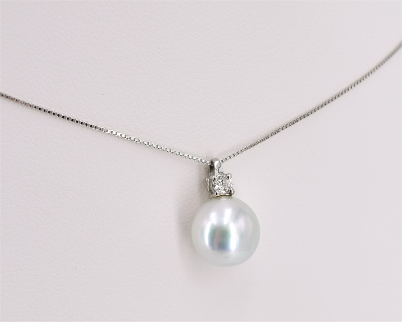 Gold Anh�nger, silberblaue S�dseeperle 8.0 - 9.0 mm