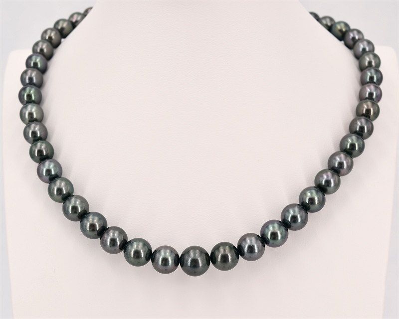 Pfauenfedergrne Tahitiperlen Halskette von der Perlenfarm