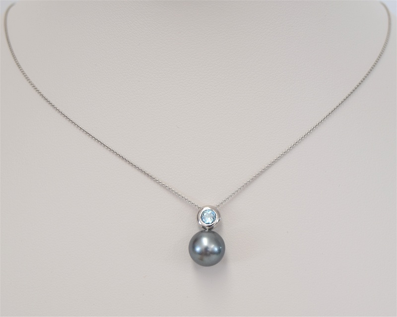 Edles Collier mit Tahiti Zuchtperle und Topas 0,30ct | Perfekt Rund 9-10mm AAA | Collier Gold 750er